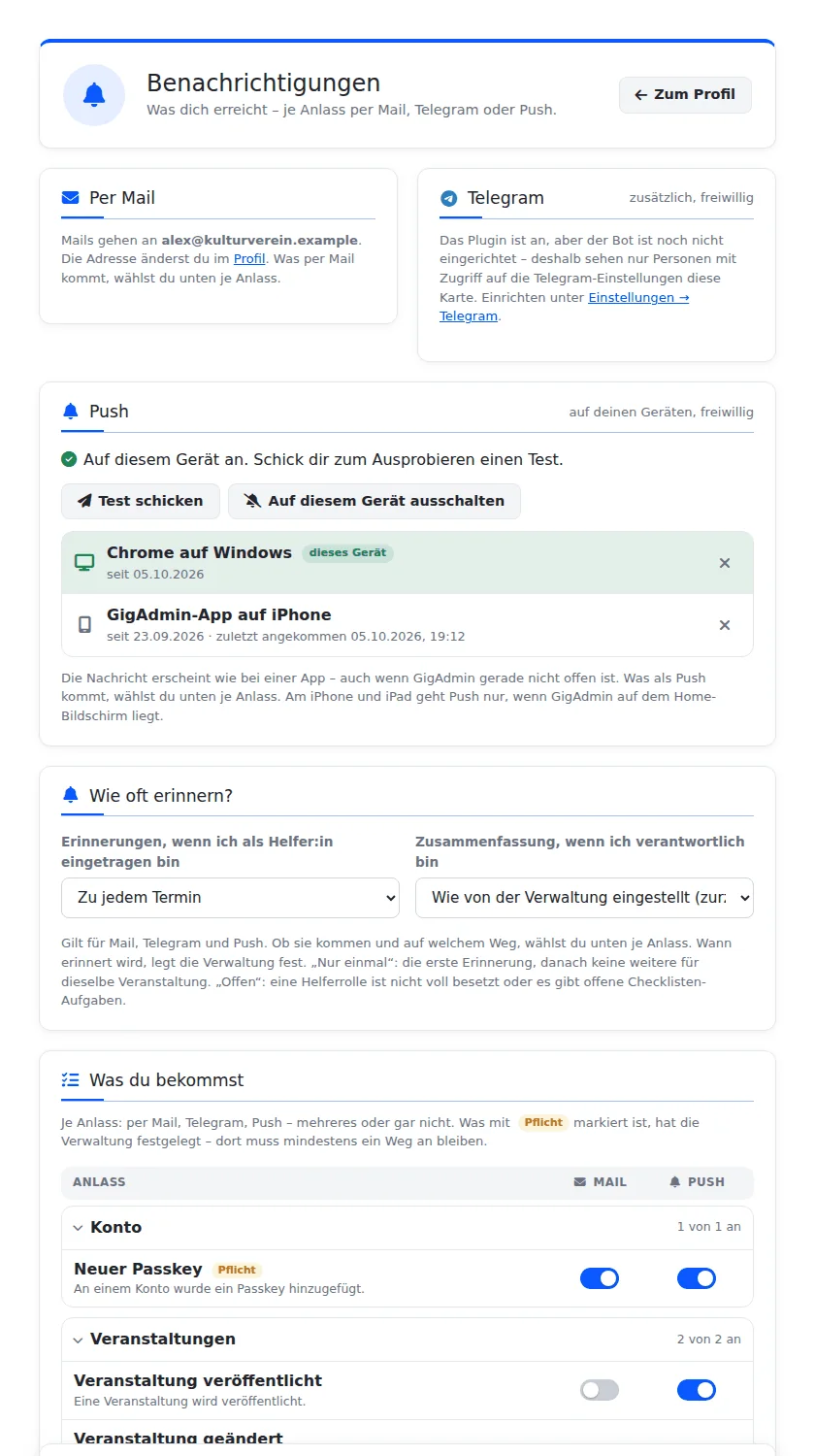Seite „Benachrichtigungen“ mit den Karten „Per Mail“, „Telegram“, „Push“ und „Wie oft erinnern?“, unten in „Was du bekommst“ der Bereich „Veranstaltungen“ mit dem Anlass „Veranstaltung veröffentlicht“ und Schaltern für Mail und Push.